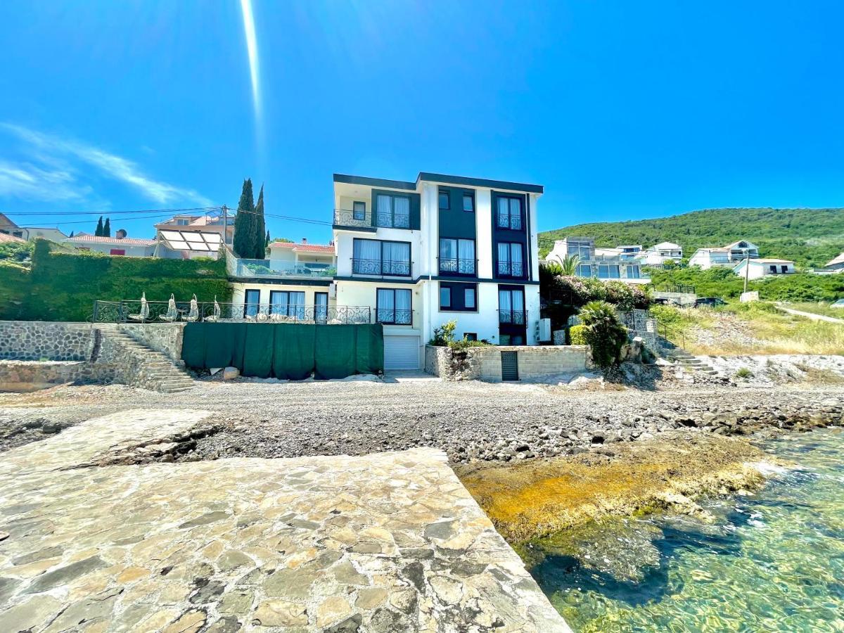 Beachfront Villa Pearl Of Adria Krasići Bagian luar foto