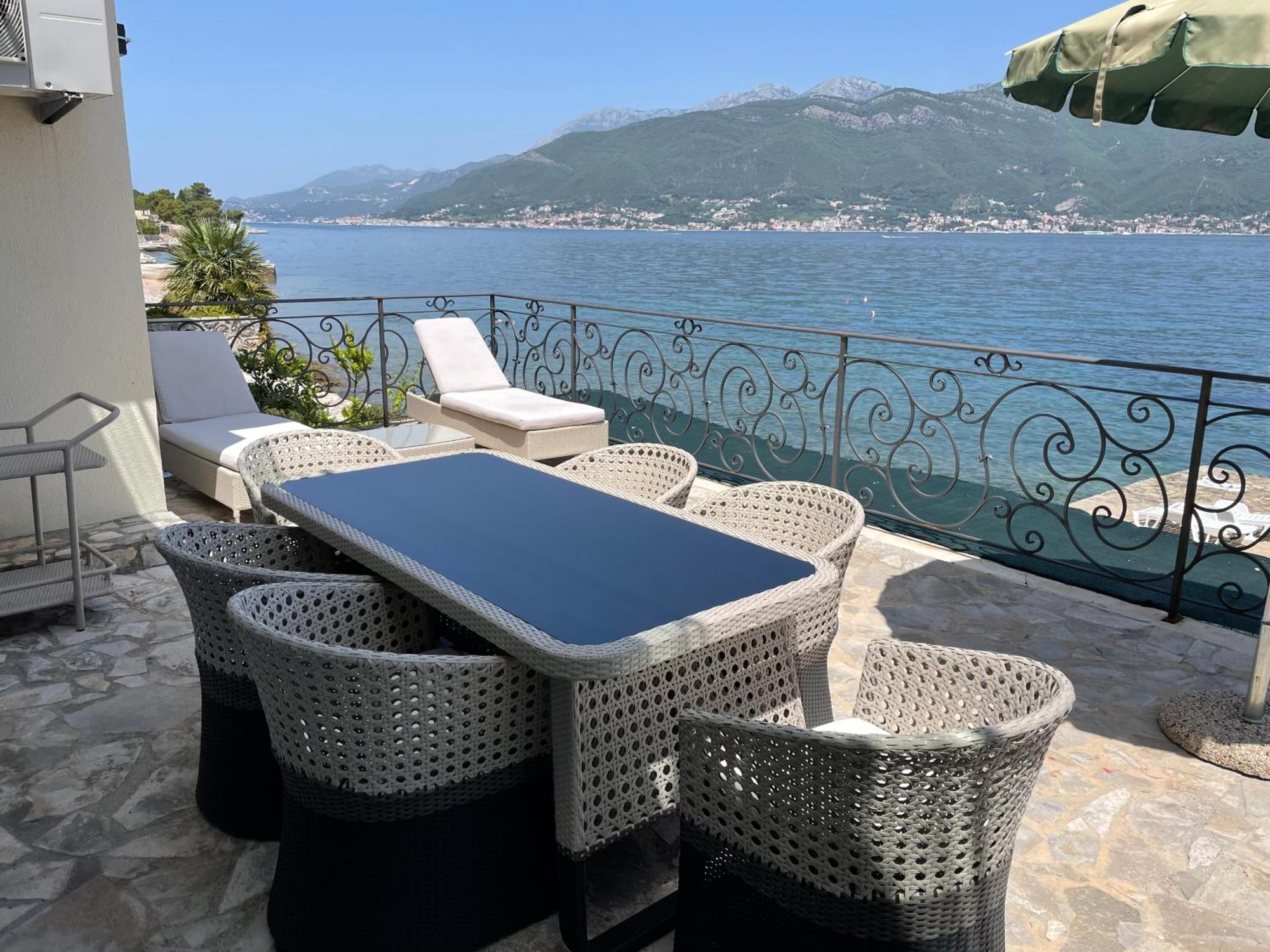 Beachfront Villa Pearl Of Adria Krasići Bagian luar foto